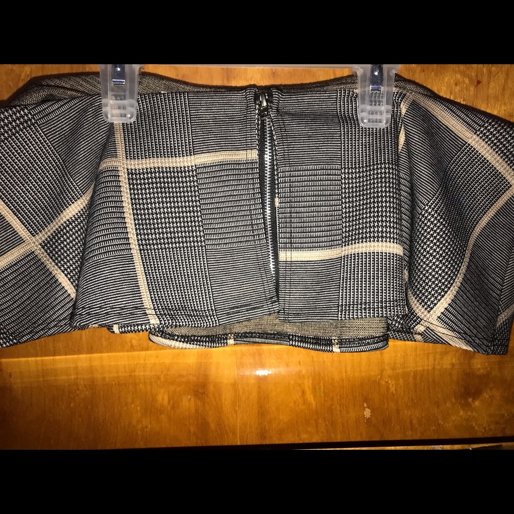Plaid crop top 🤗